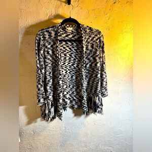 CHICO’s black&white open front sweater w fringe